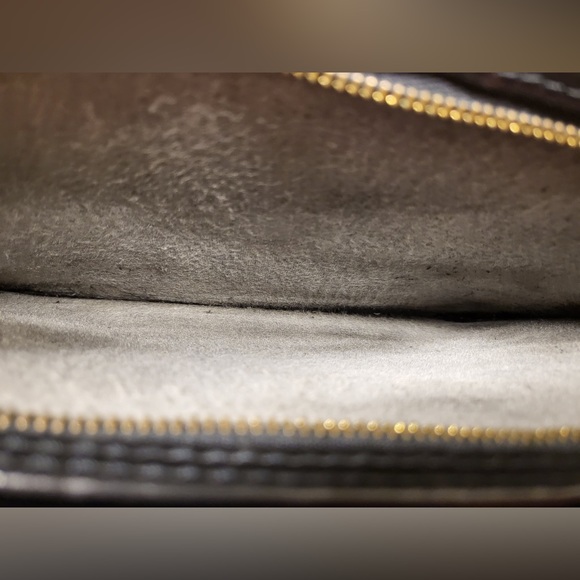 Louis Vuitton Monceau crossbody epi black gold hardware - Picture 9 of 16